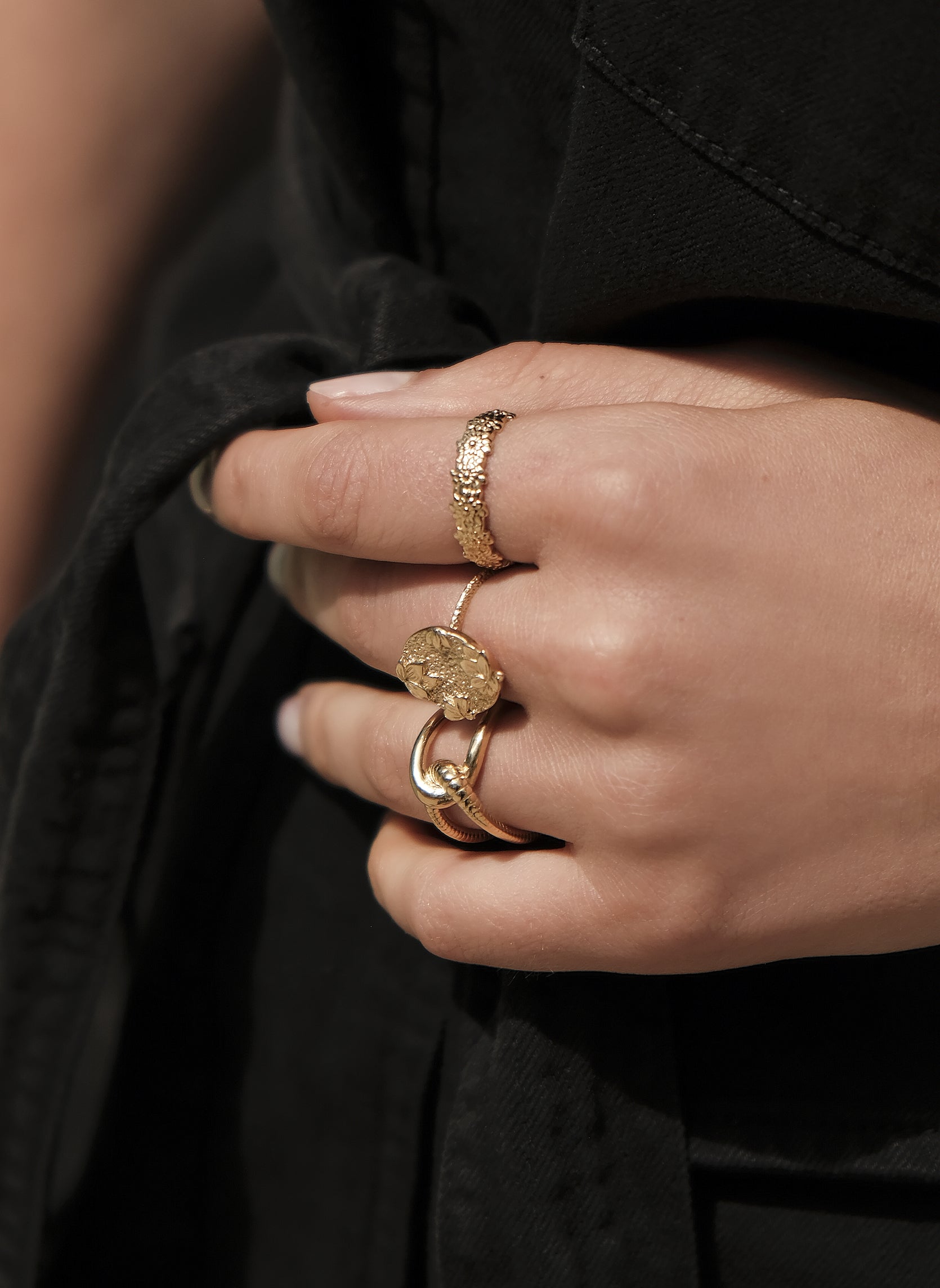 Large ring Donoma