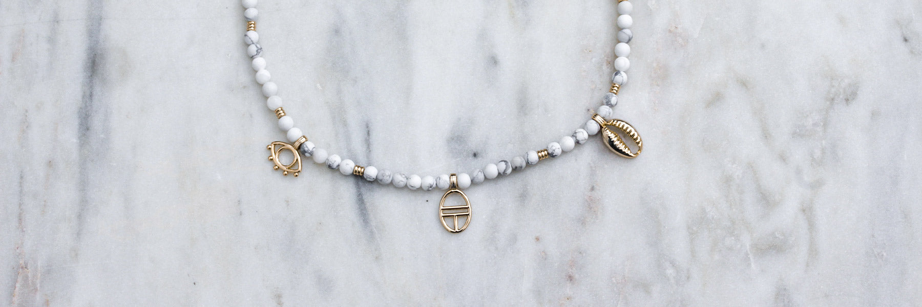 Colliers Howlite