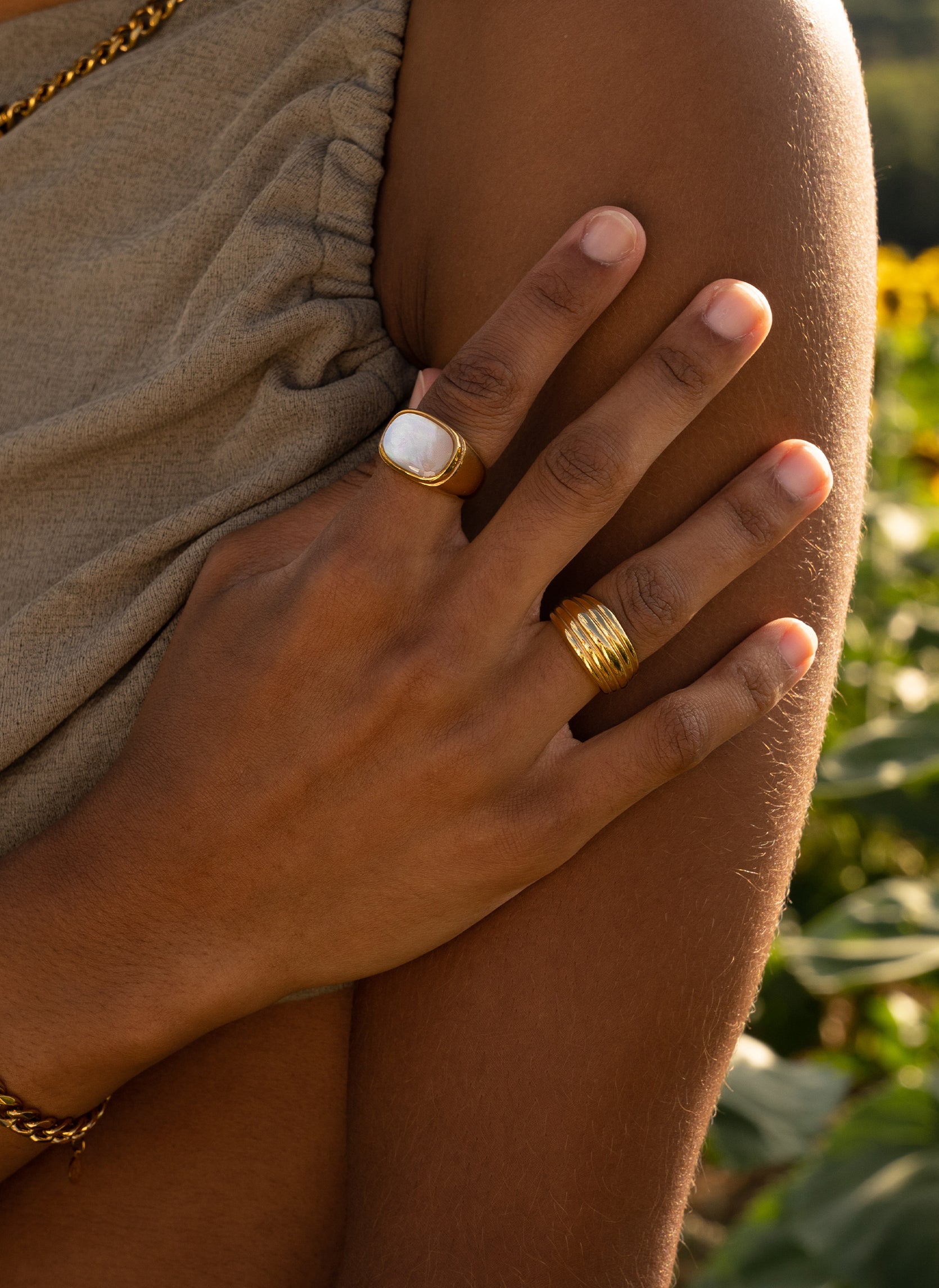 Large ring Musca